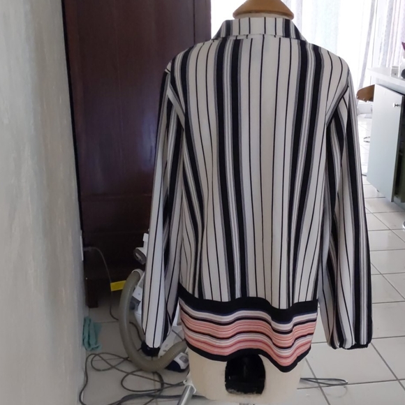 Top - Picture 4 of 4